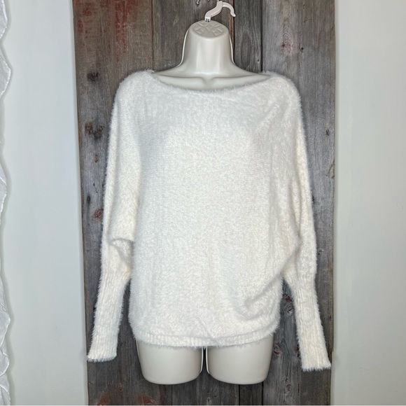 Rielle Cream Boatneck Dolman Eyelash Sweater Apres Ski size S/M - Picture 1 of 9